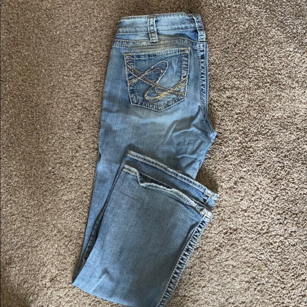 Silver Tuesday destructed jeans